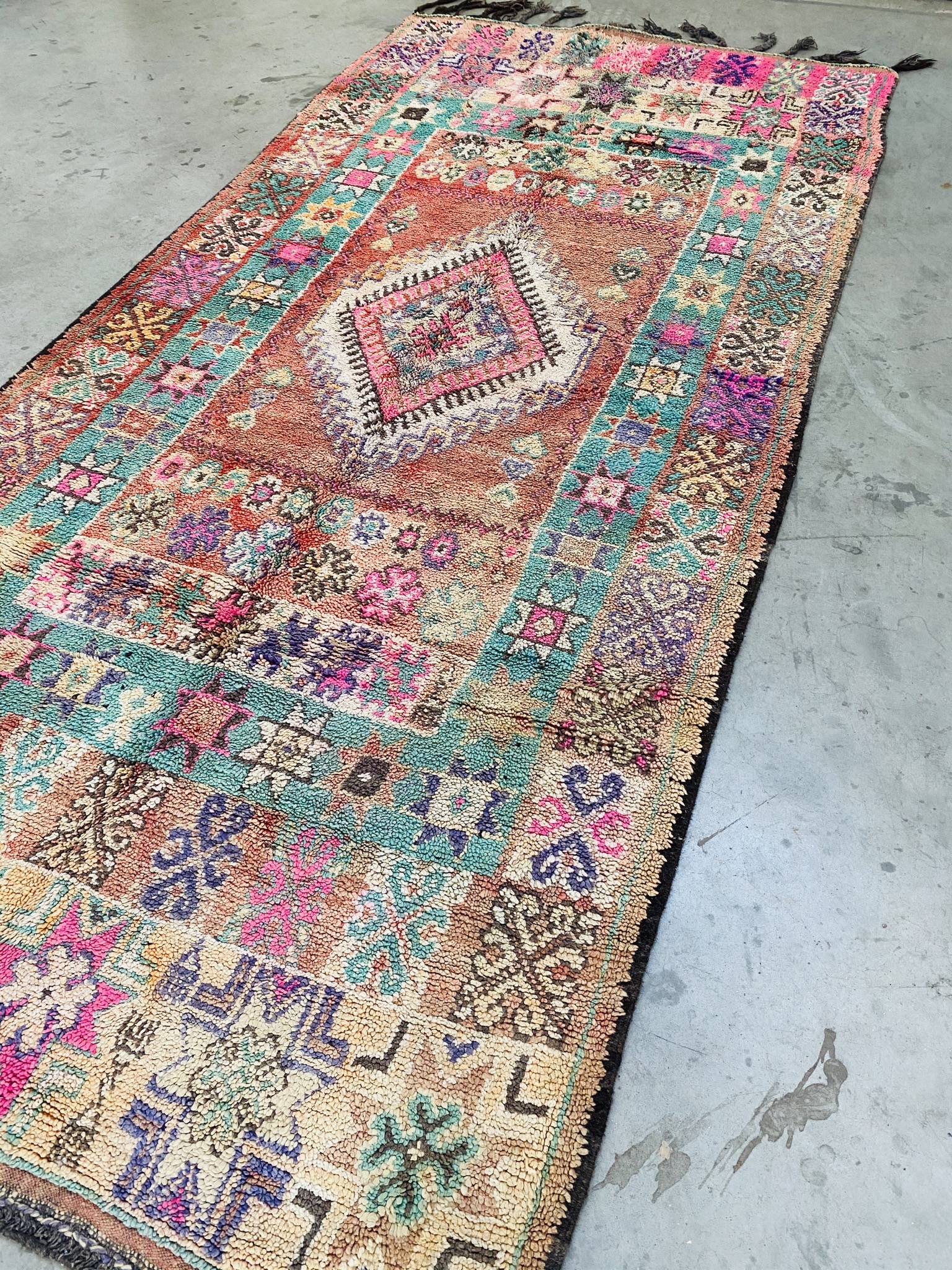 Boujaad Rug 386 x 180 | Beni Ouarain Outlet
