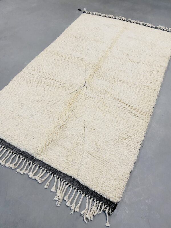 MODERN BENI OUARAIN 251 X 150