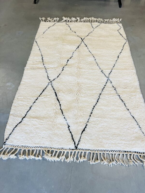 Modern Beni Ouarain 250 x 147