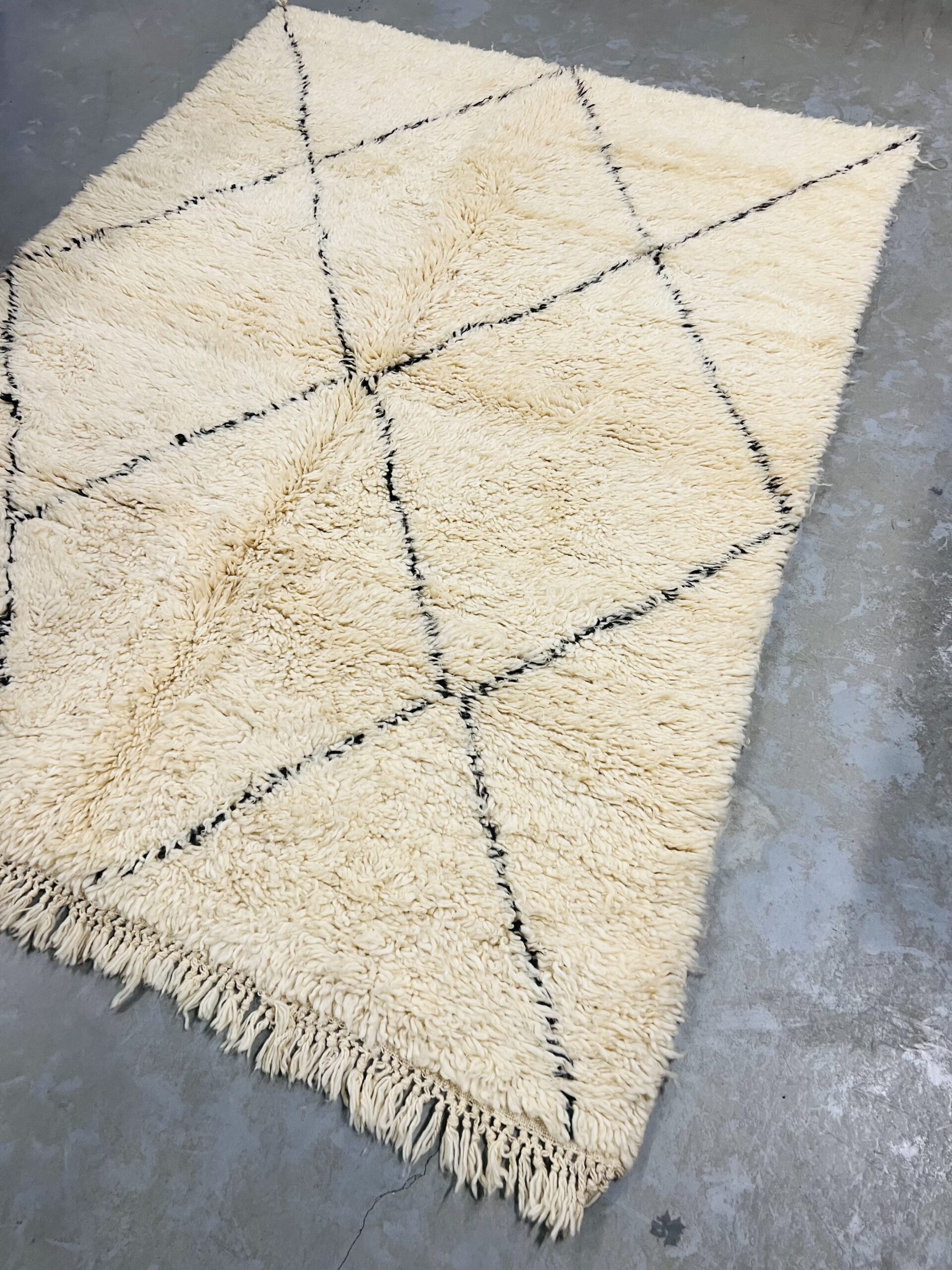 Authentic Beni Ouarain Rug 203 x 156 - Image 2