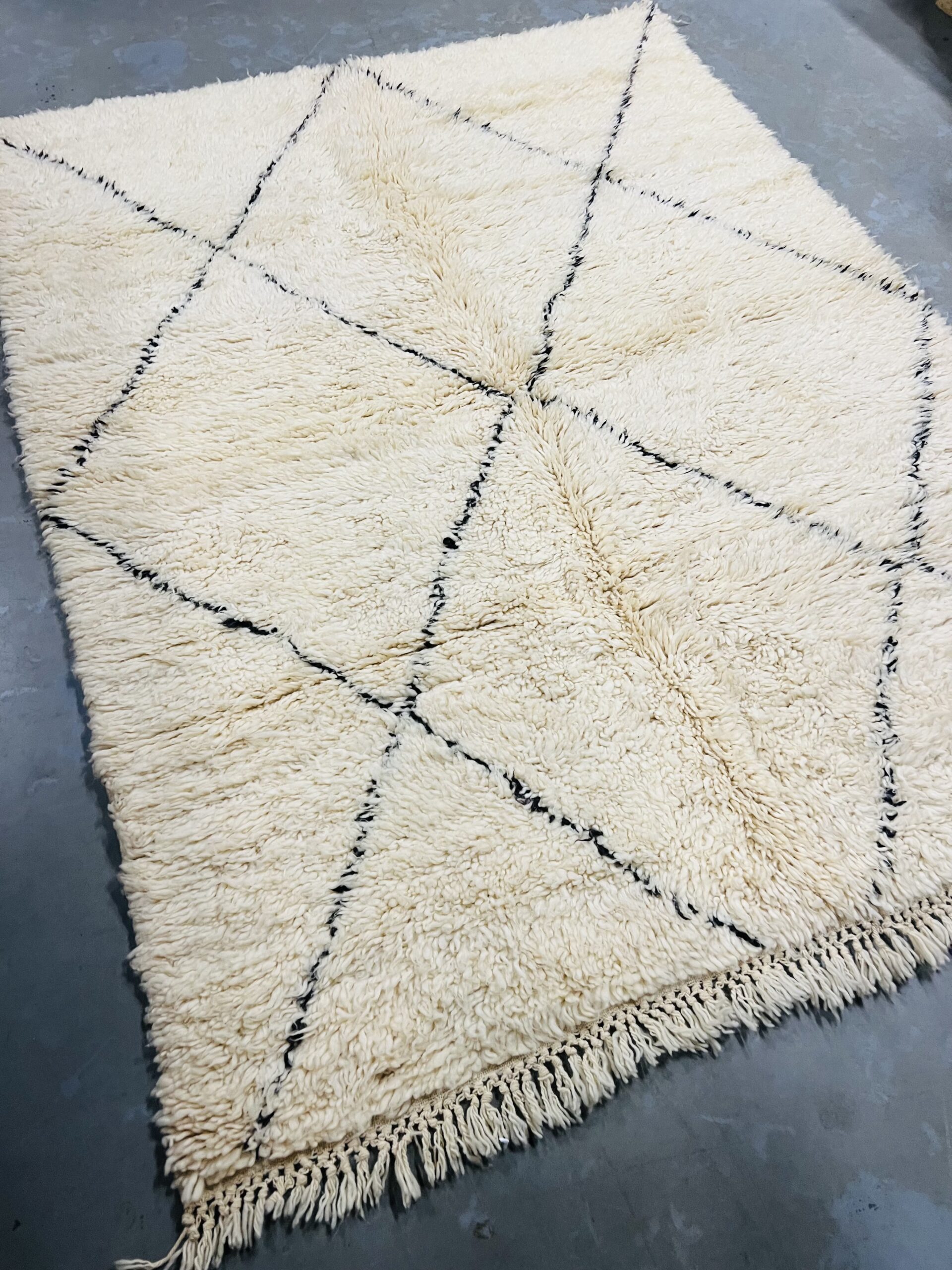 Authentic Beni Ouarain Rug 203 x 156 - Image 3