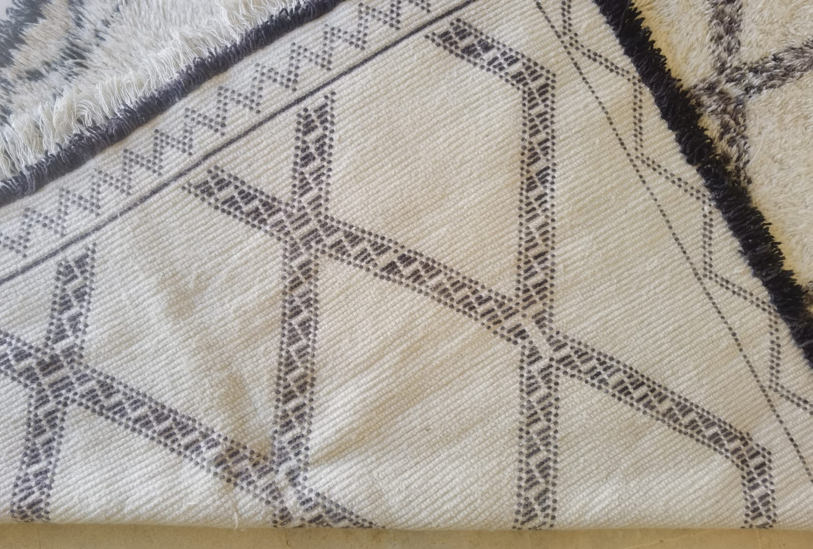 Authentic Beni Ouarain Rug 243 x 176 arrives 17th november - Image 2